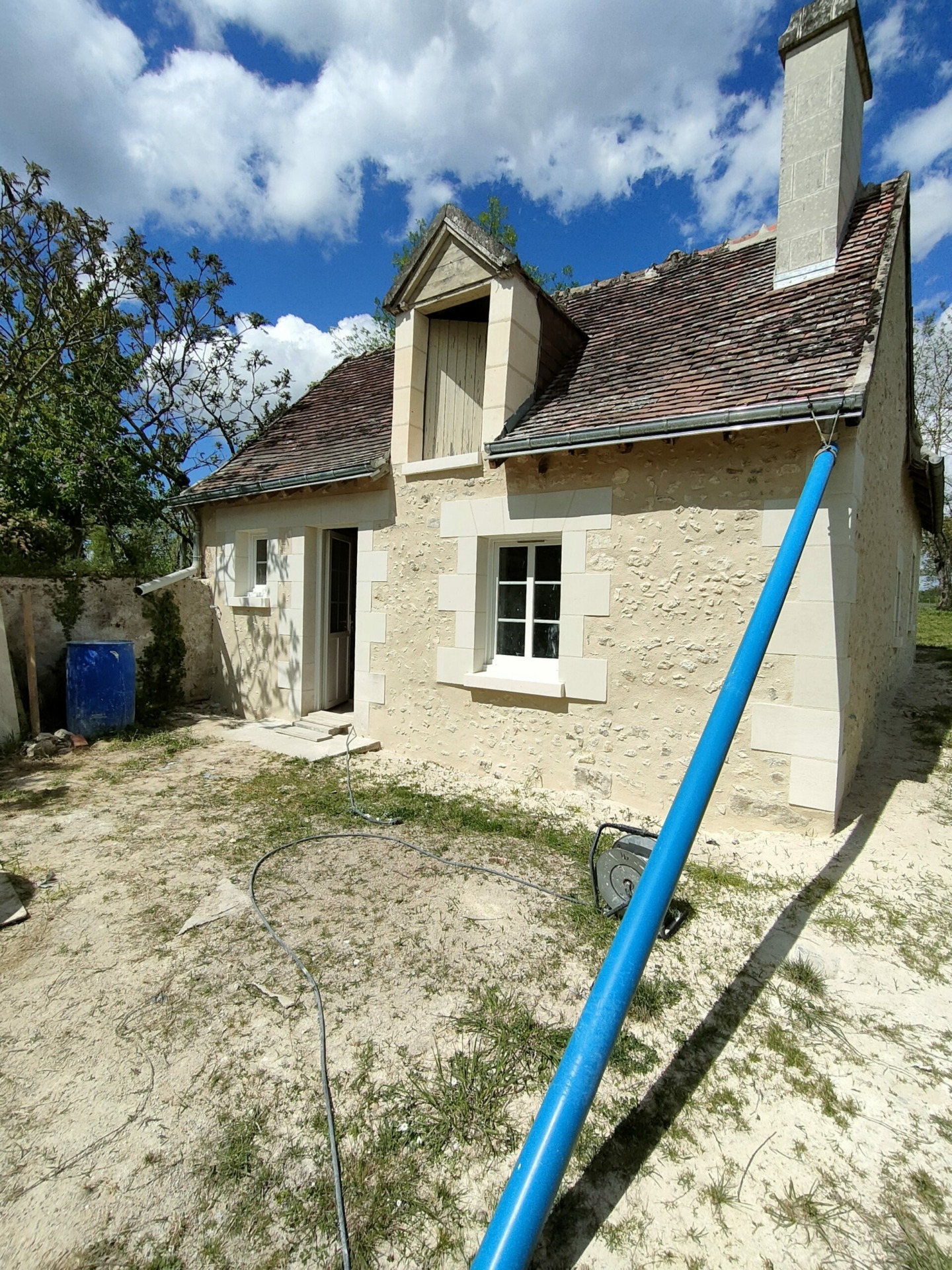 Maçonnerie Traditionnelle : Perpétuez la Tradition avec Notre Équipe - Monts Savoir-Faire Ancien : Maçonnerie Traditionnelle d'Exception