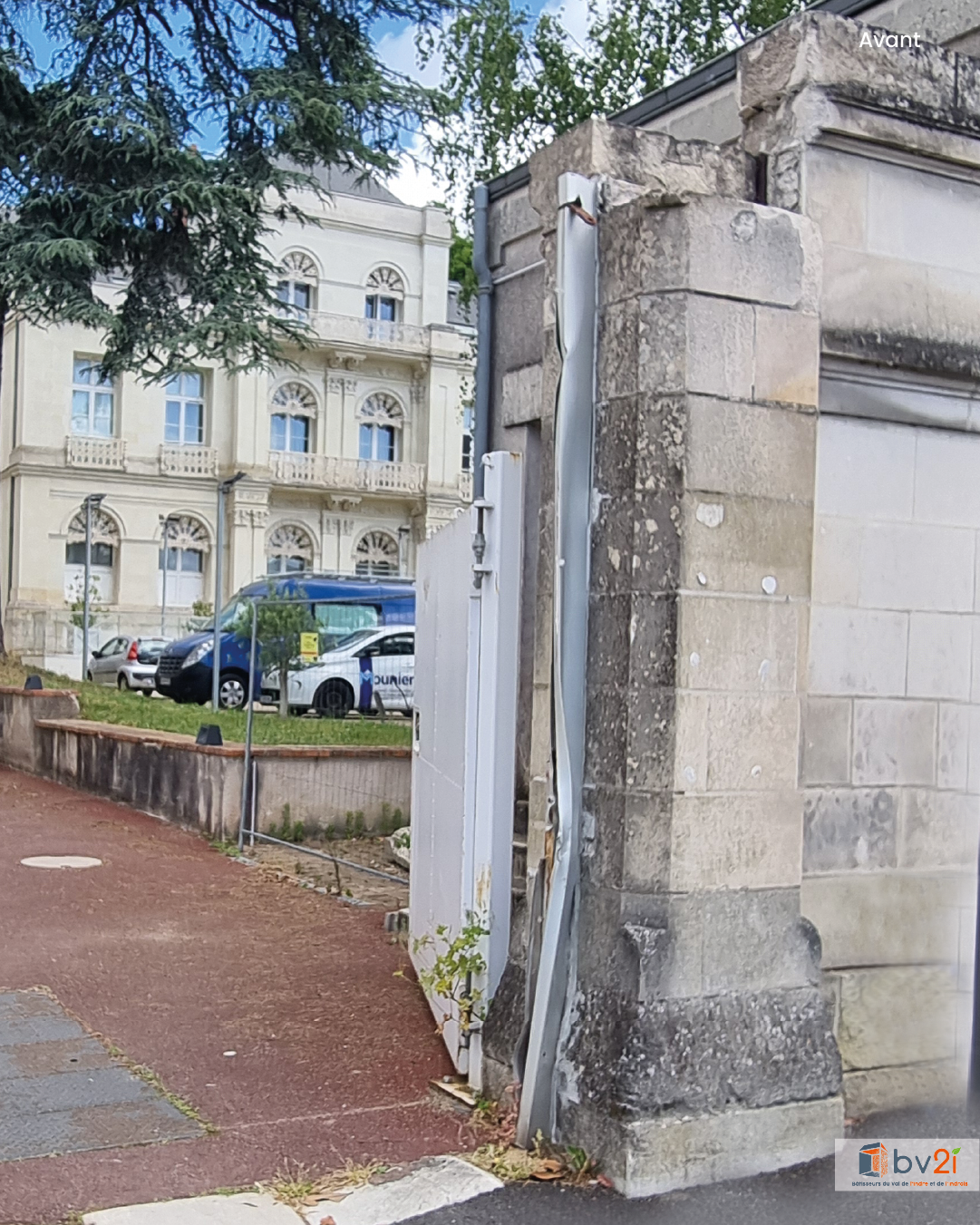 Restauration de patrimoine : reconstruction de pilier et seuil de portail