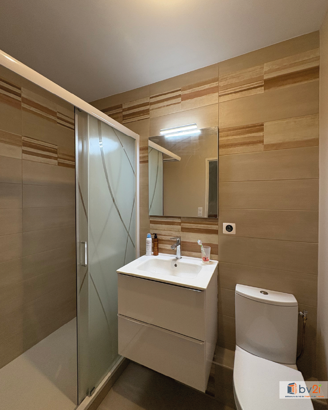 Réaménagement intérieur : modernisation d’une salle de bain sur-mesure