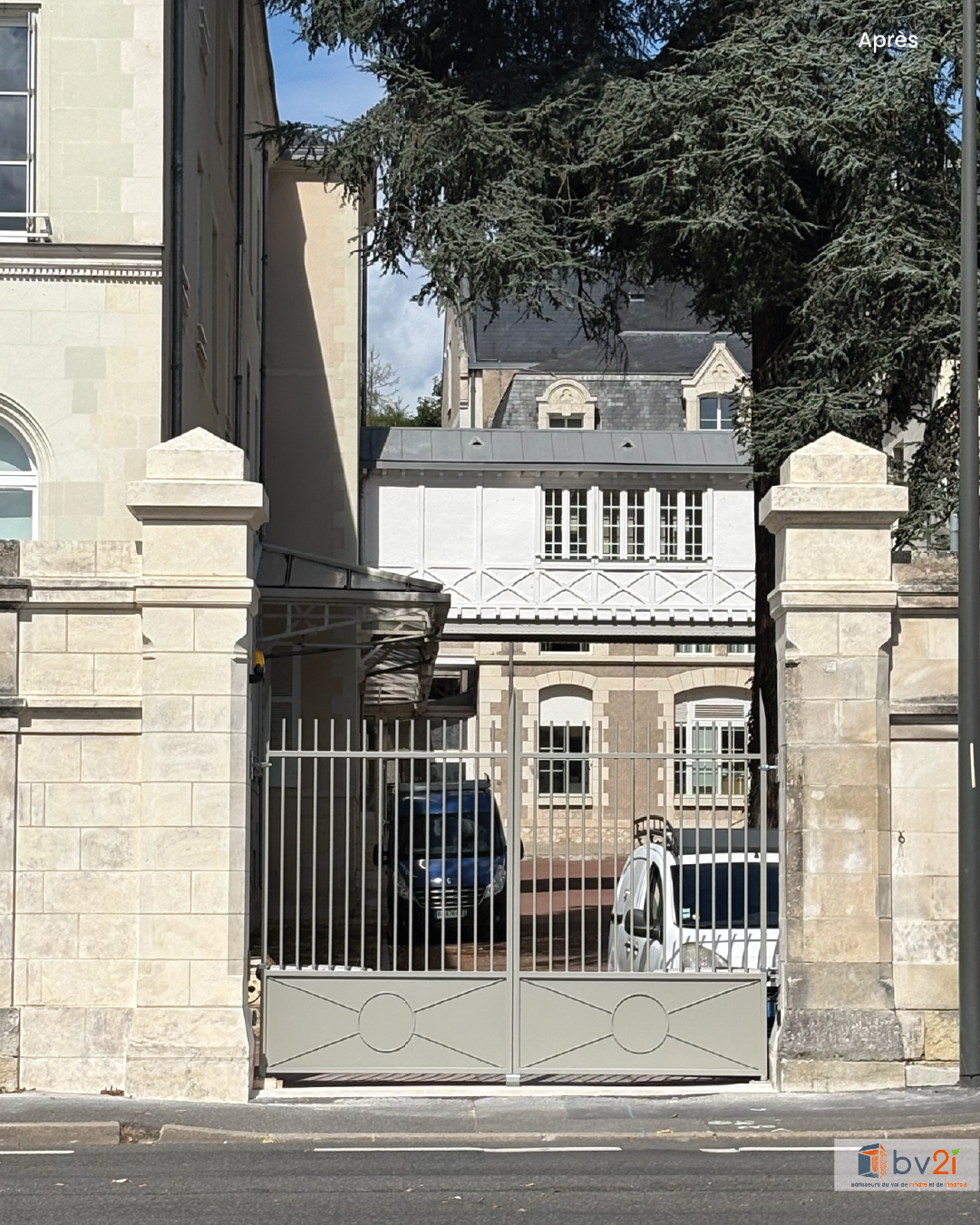 Restauration de patrimoine : reconstruction de pilier et seuil de portail