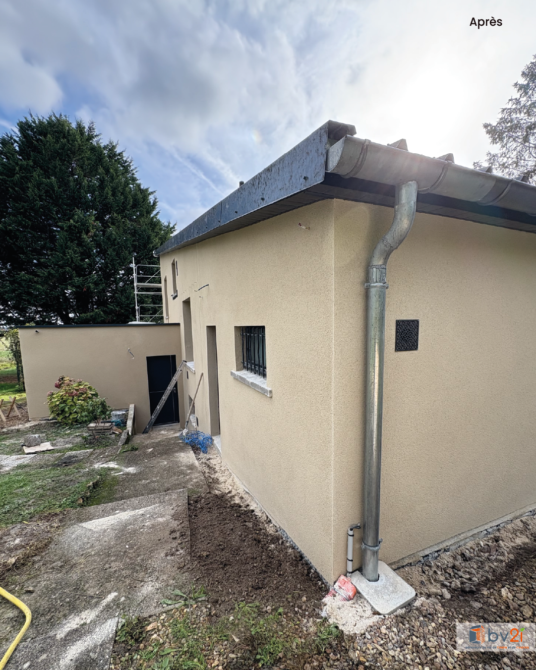 Ravalement de façade : réfection complète et finition grattée sur pignon