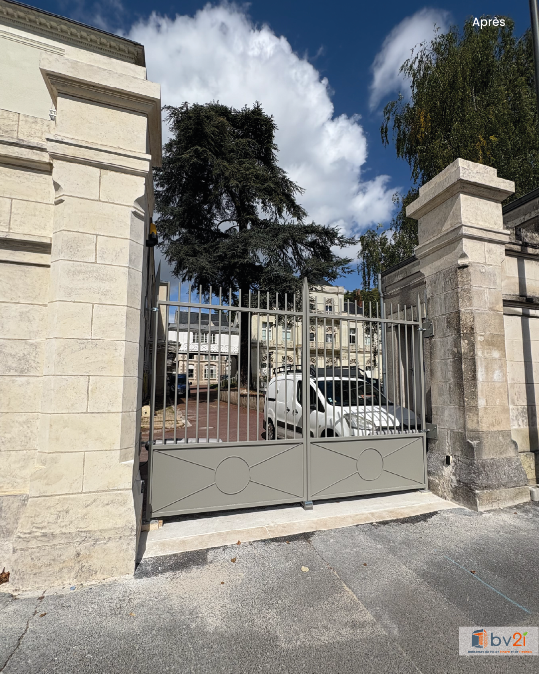 Restauration de patrimoine : reconstruction de pilier et seuil de portail
