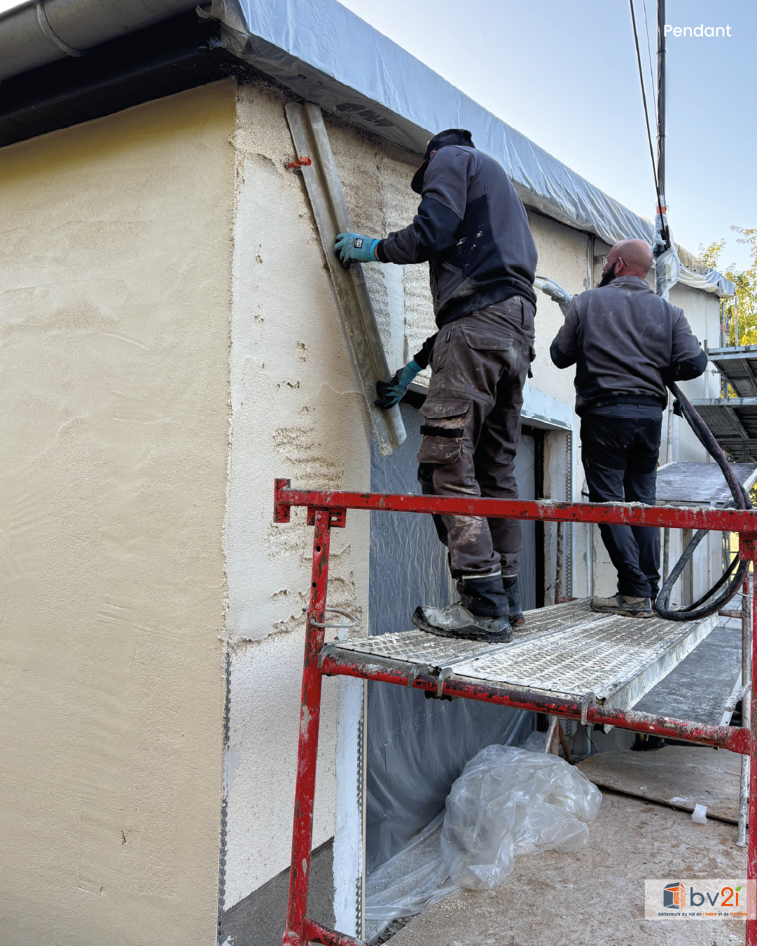 Ravalement de façade : réfection complète et finition grattée sur pignon