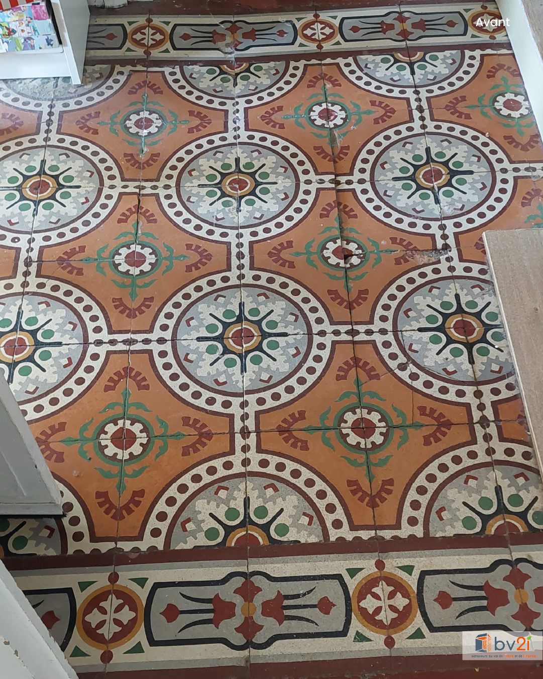 Restauration de patrimoine : rénovation partielle d’un sol en carreaux de ciment